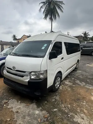 Toyota HiAce 2014 White
