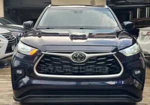 Toyota Highlander XLE AWD 2020 Blue