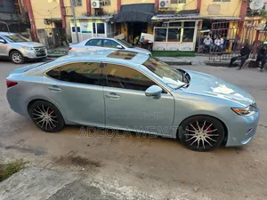 Lexus ES 2014 Blue
