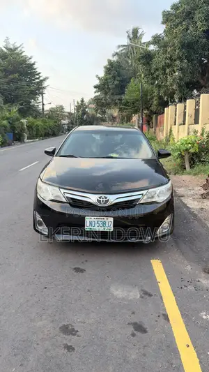 Toyota Camry XLE 4dr Sedan (2.5L 4cyl 6A) 2012 Black