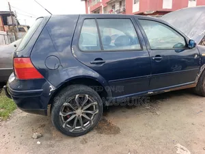 Volkswagen Golf 2002 Blue