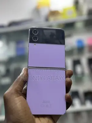 Samsung Galaxy Z Flip4 128 GB Purple