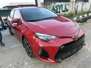 Toyota Corolla XSE (1.8L 4cyl 2A) 2018 Red