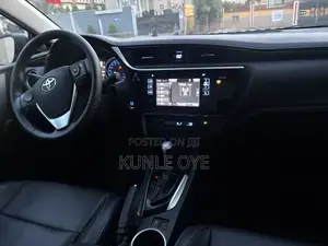 Toyota Corolla XSE (1.8L 4cyl 2A) 2018 Red