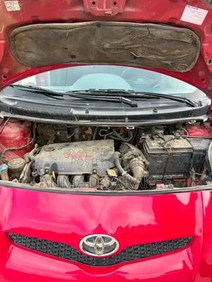 Toyota Yaris 2009 Red