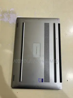 Laptop Dell Precision 5520 16GB Intel Core i7 SSD 256GB