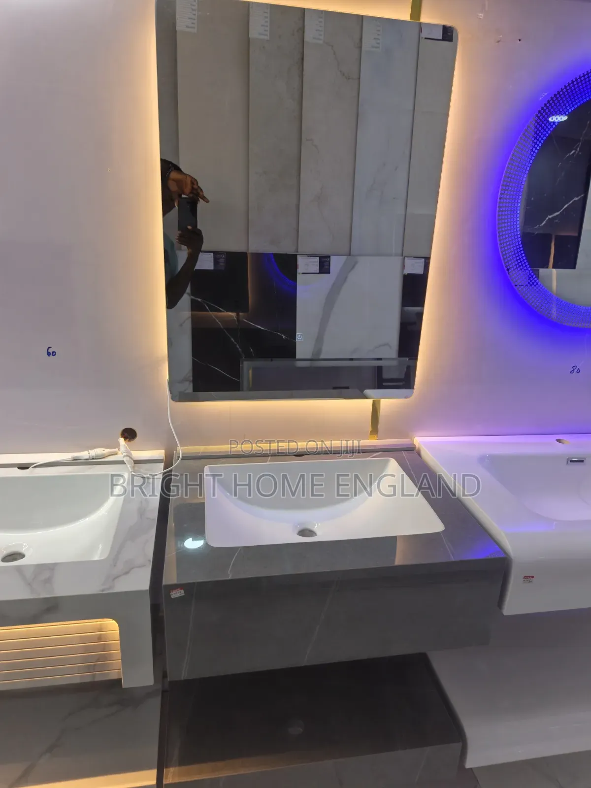 Luxury Executive Toilets Cabinet Busy
