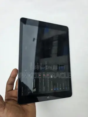 Apple iPad 10.2 (2021) 128 GB Gray