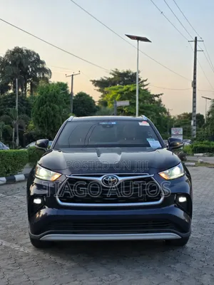 Toyota Highlander Platinum 2022 Black