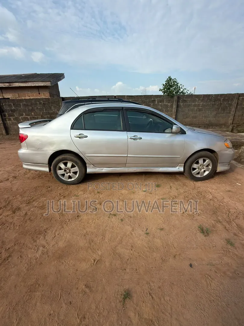 Toyota Corolla 2005 Silver