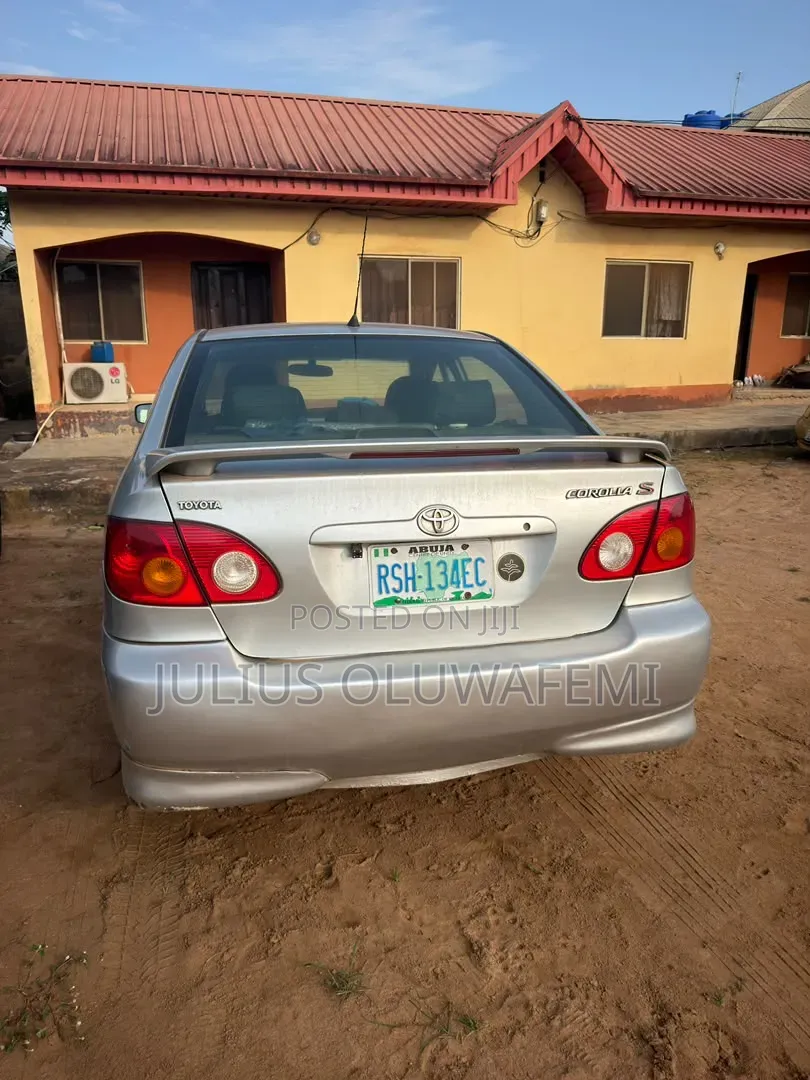 Toyota Corolla 2005 Silver