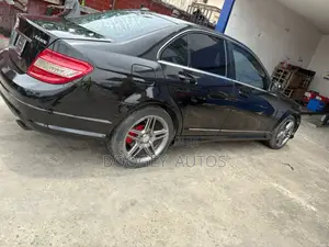 Mercedes-Benz C300 2009 Black