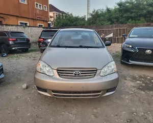 Toyota Corolla 2004 Gold