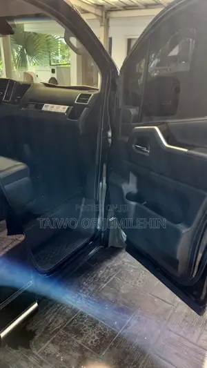 Toyota Granvia 2023 Black