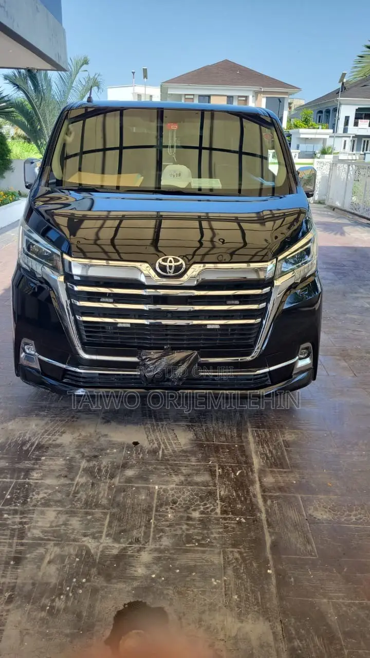 Toyota Granvia 2023 Black