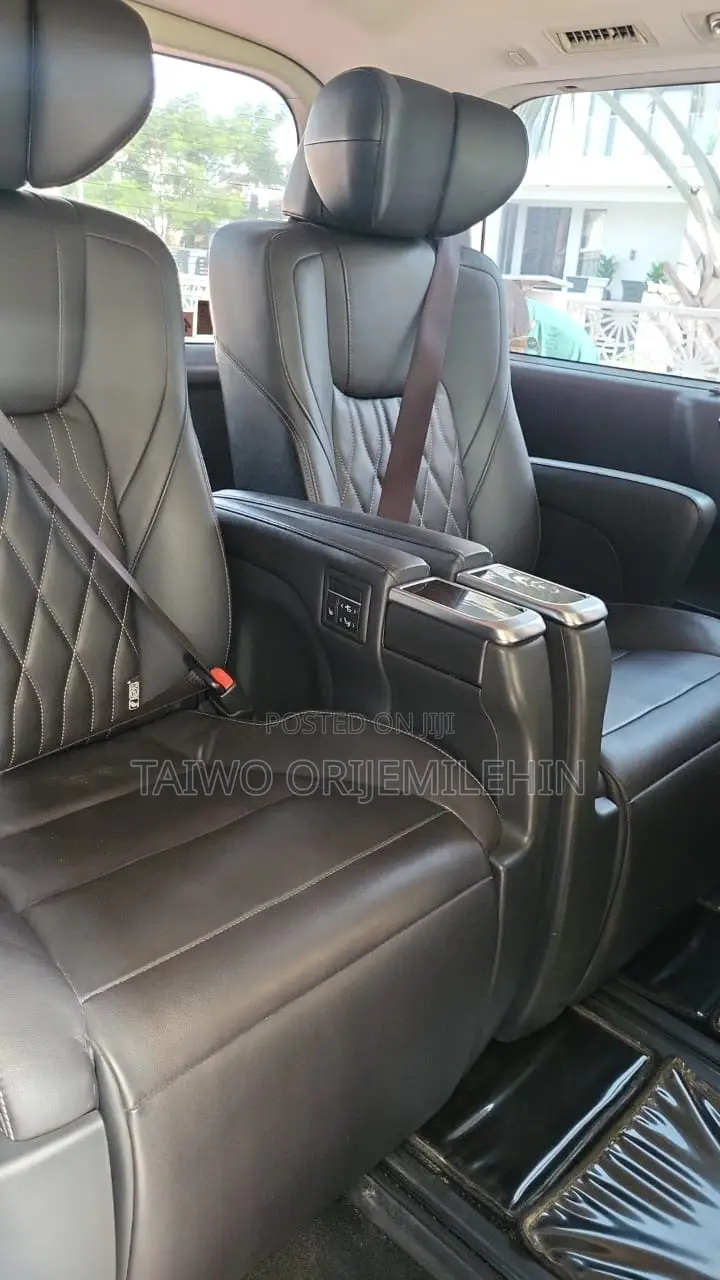 Toyota Granvia 2023 Black