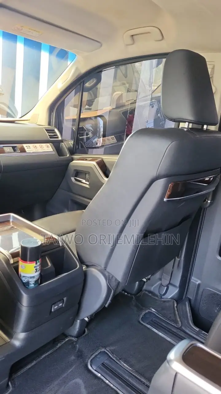 Toyota Granvia 2023 Black