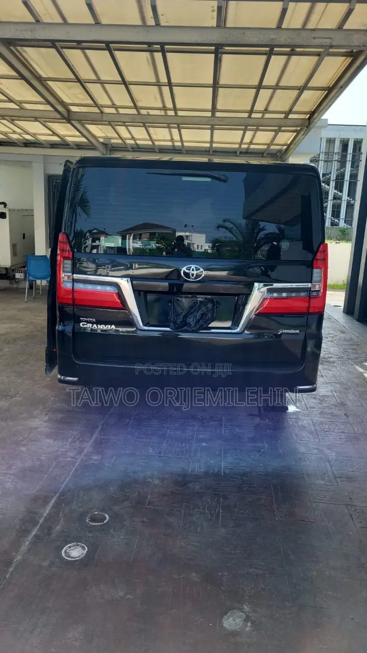 Toyota Granvia 2023 Black