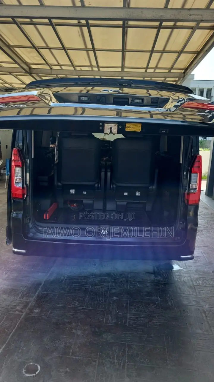 Toyota Granvia 2023 Black