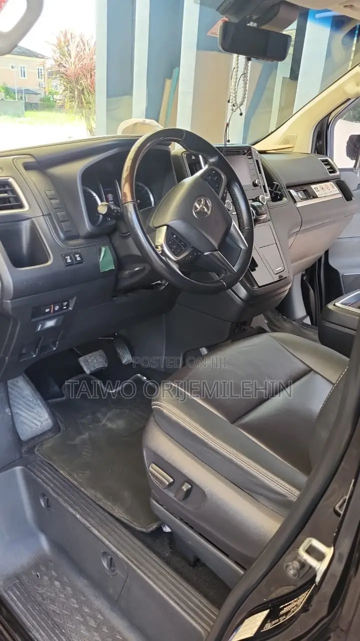 Toyota Granvia 2023 Black