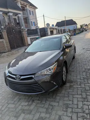 Toyota Camry LE 4dr Sedan (2.5L 4cyl 6A) 2015 Gray