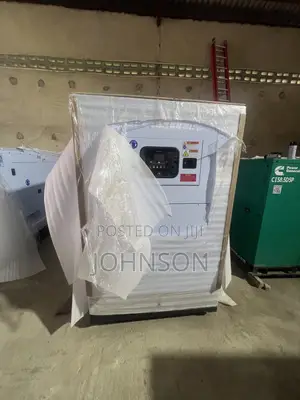350kva UK Perkins Soundproof Diesel Generator 100% Copper 