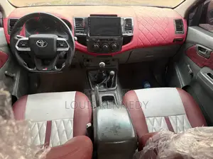 Toyota Hilux 2011 Black
