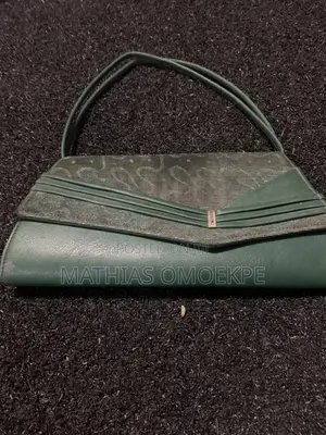 Simple Quality Ladies’ Bag Available at an Affordable Price!