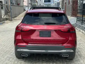 Mercedes-Benz GLA 250 2021 Red