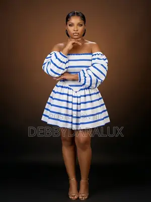 Beautiful Mini Dress With Detachable Sleeves