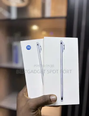New Apple iPhone Air 256 GB