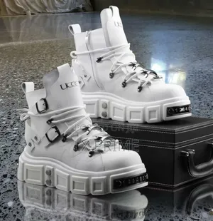 UCCO White Chunky Platform Combat Boots – Buckle Design