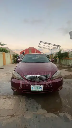 Toyota Camry XLE V6 4dr Sedan (3.0L 6cyl 5A) 2004 Red