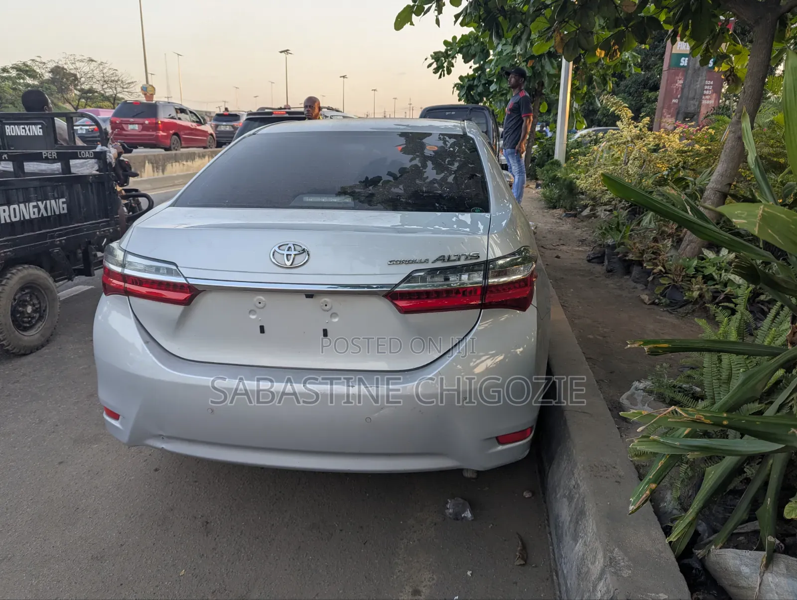 Toyota Corolla LE ECO Premium (1.8L 4cyl CVT) 2016 Silver