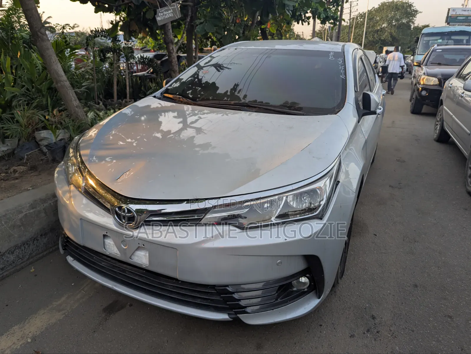 Toyota Corolla LE ECO Premium (1.8L 4cyl CVT) 2016 Silver