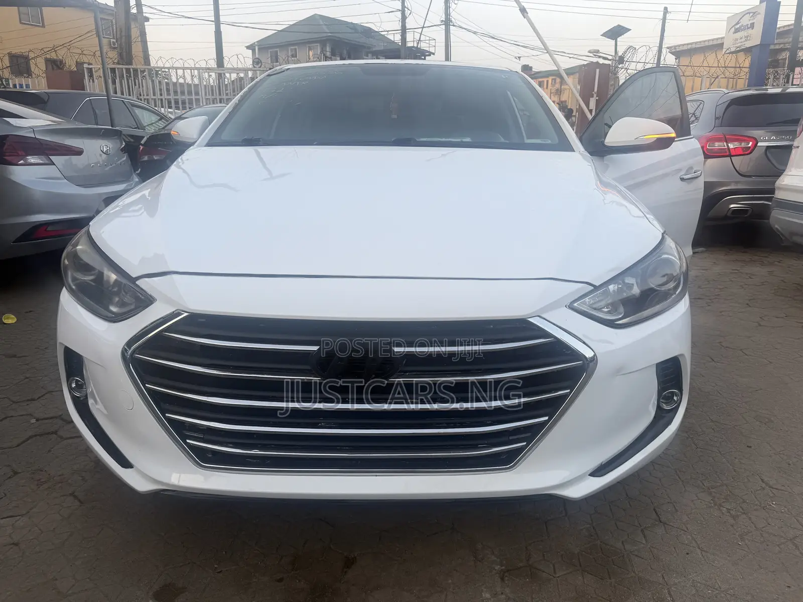 Hyundai Elantra 2017 White
