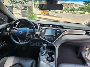 Toyota Camry 2027 Silver