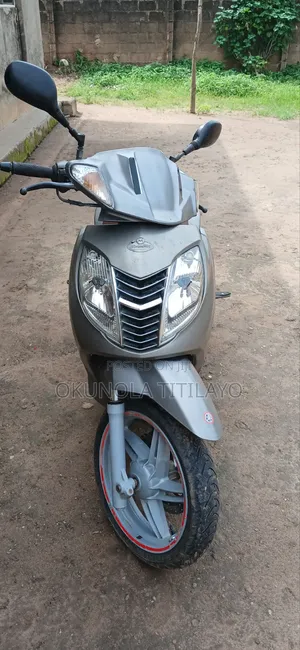 Yamaha Majesty 2011 Silver