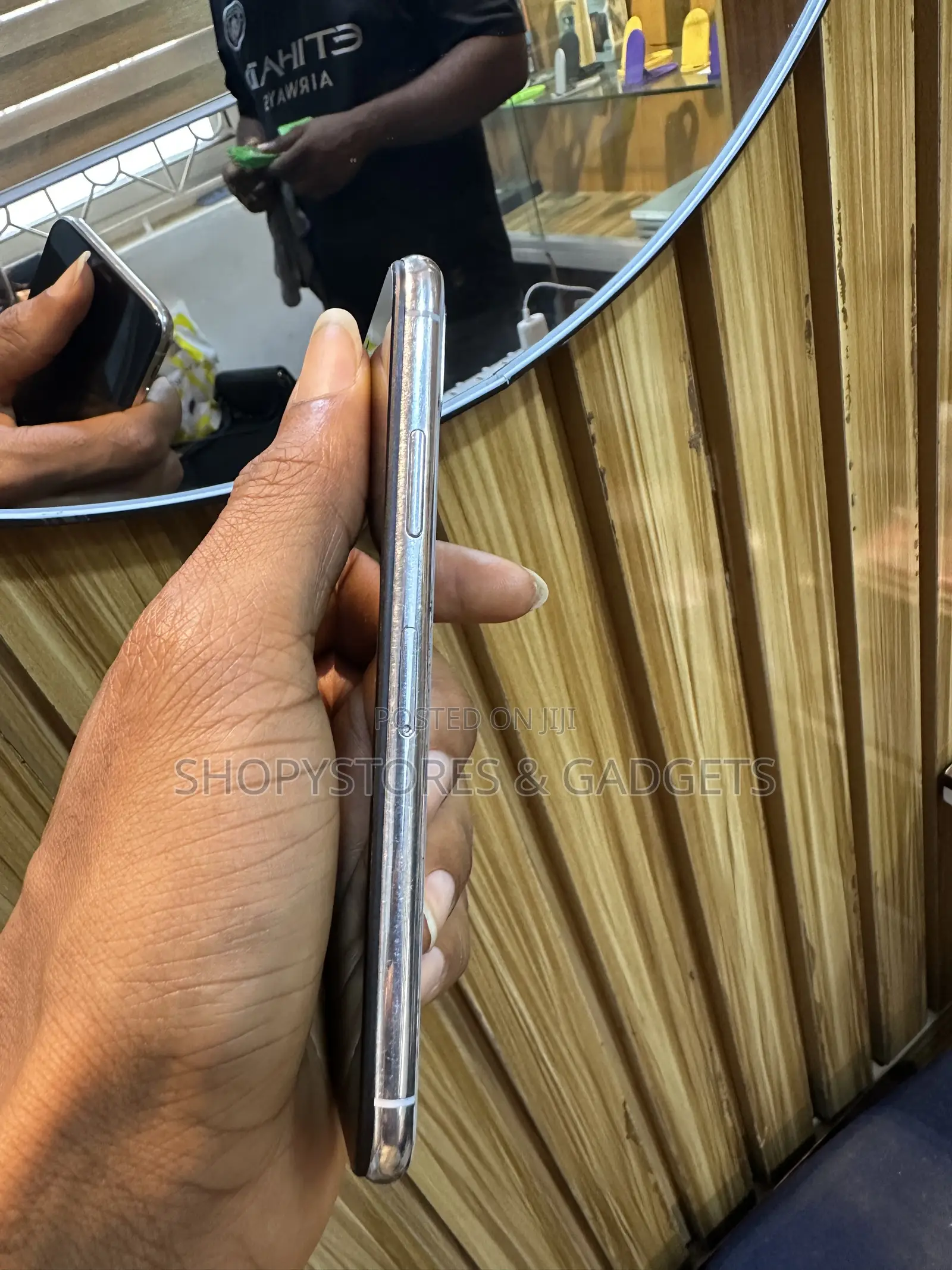 Apple iPhone X 64 GB White