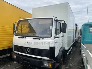 BENZ 814 CONTAINER TRUCK - 18fts