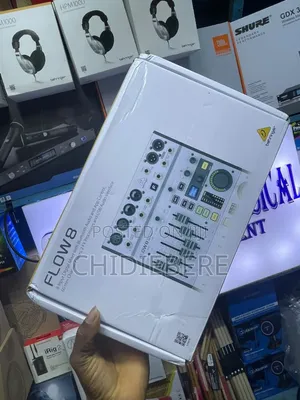 Behringer Flow 8
