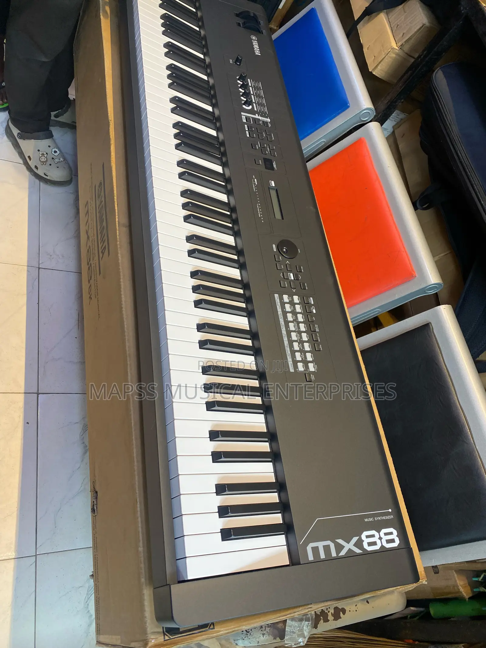 Yamaha MX88 88-Key Music Synthesizer