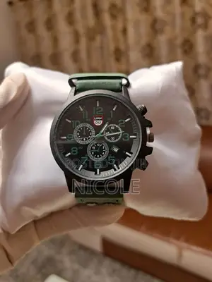 Men’s Military-Style Chronograph Wristwatch