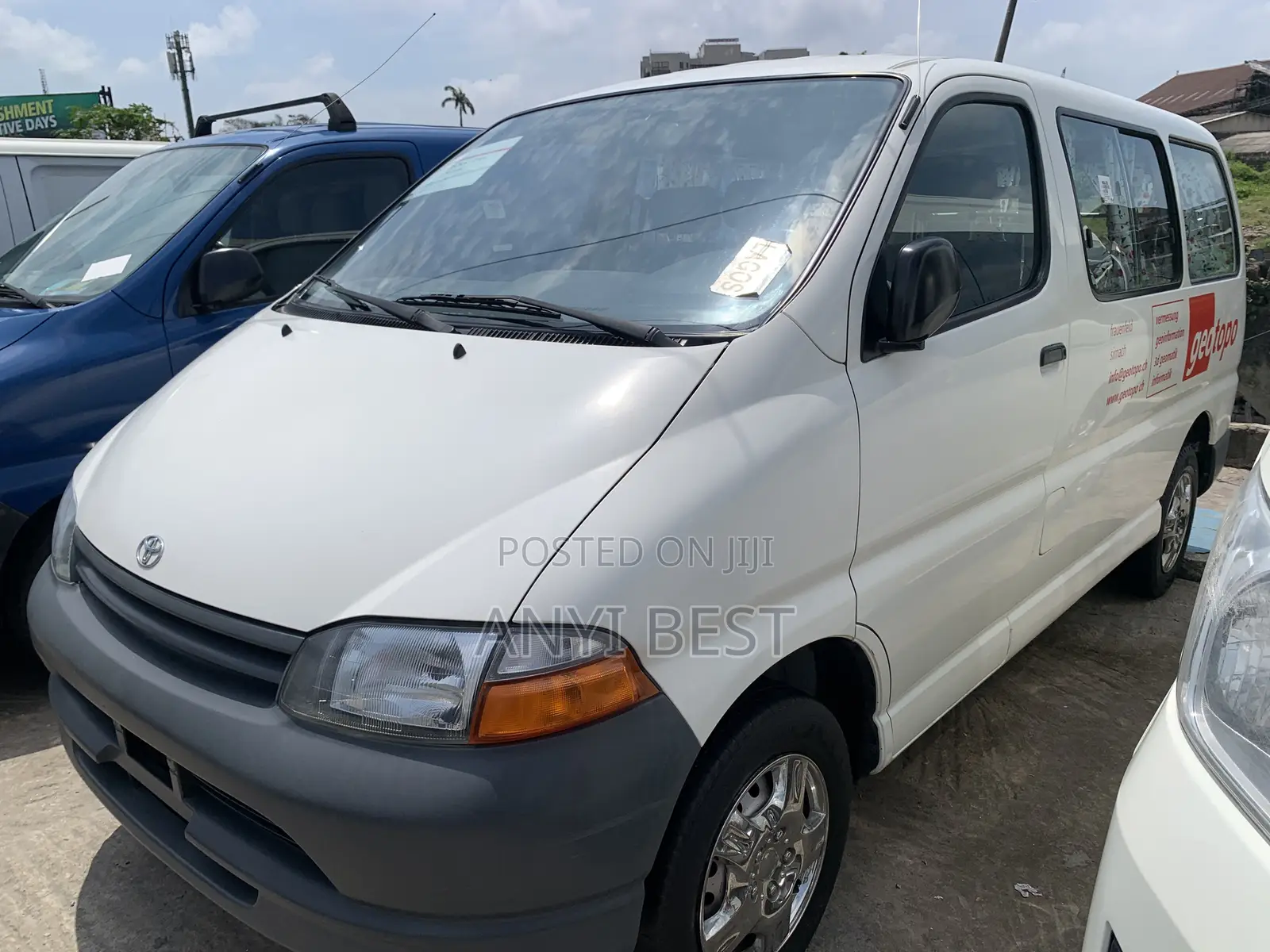 Toyota HiAce 2004 White