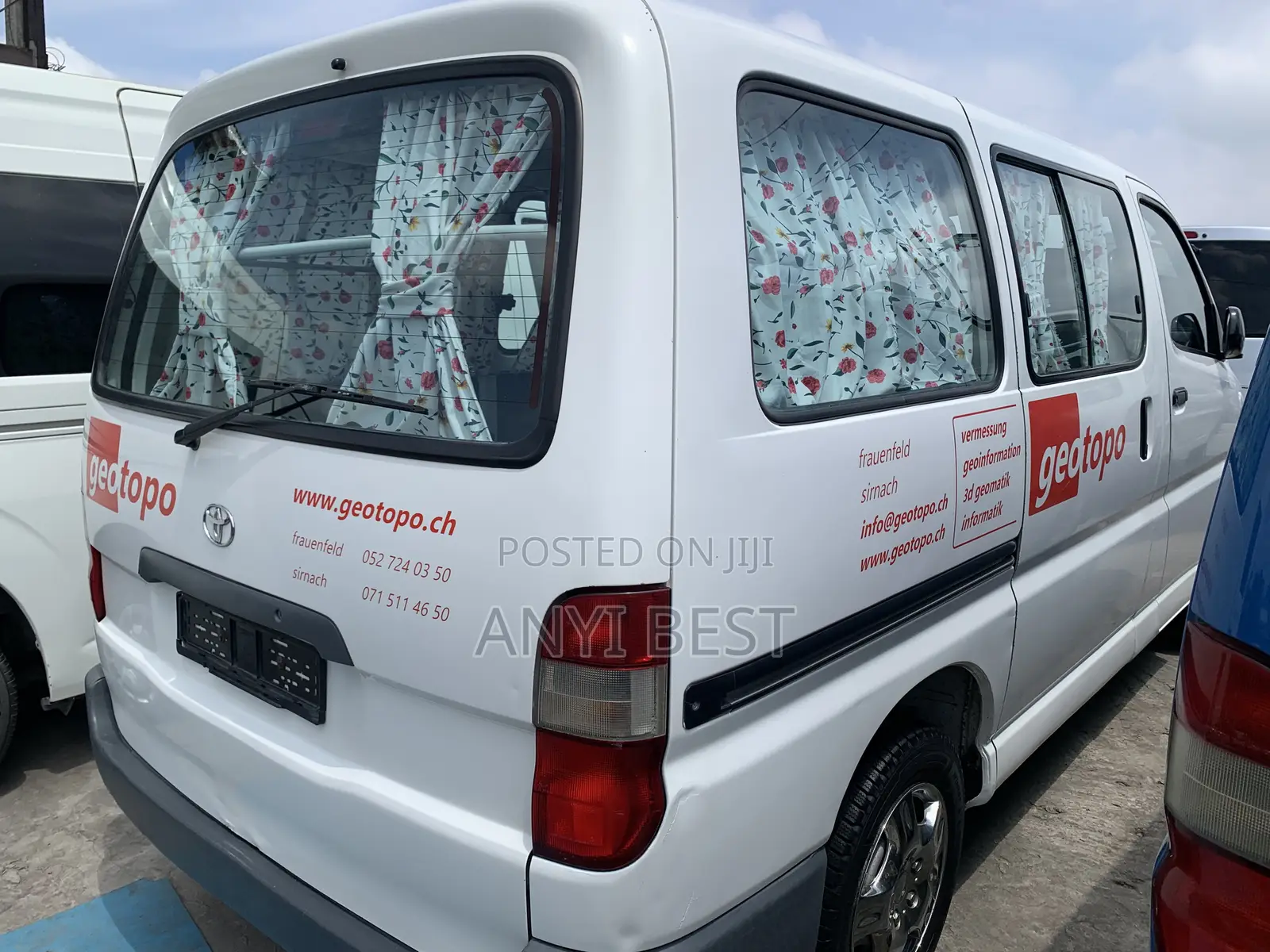 Toyota HiAce 2004 White