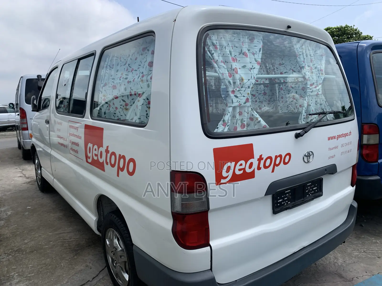Toyota HiAce 2004 White