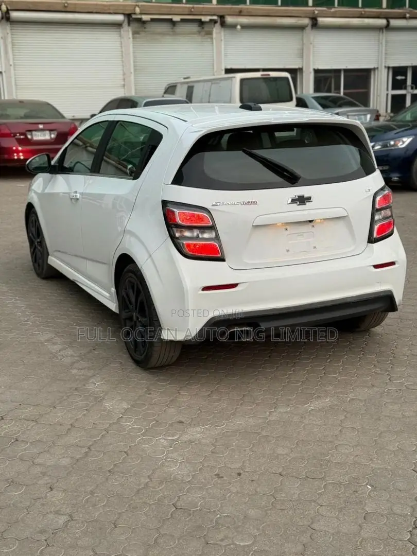 Chevrolet Sonic Premier 2018 White