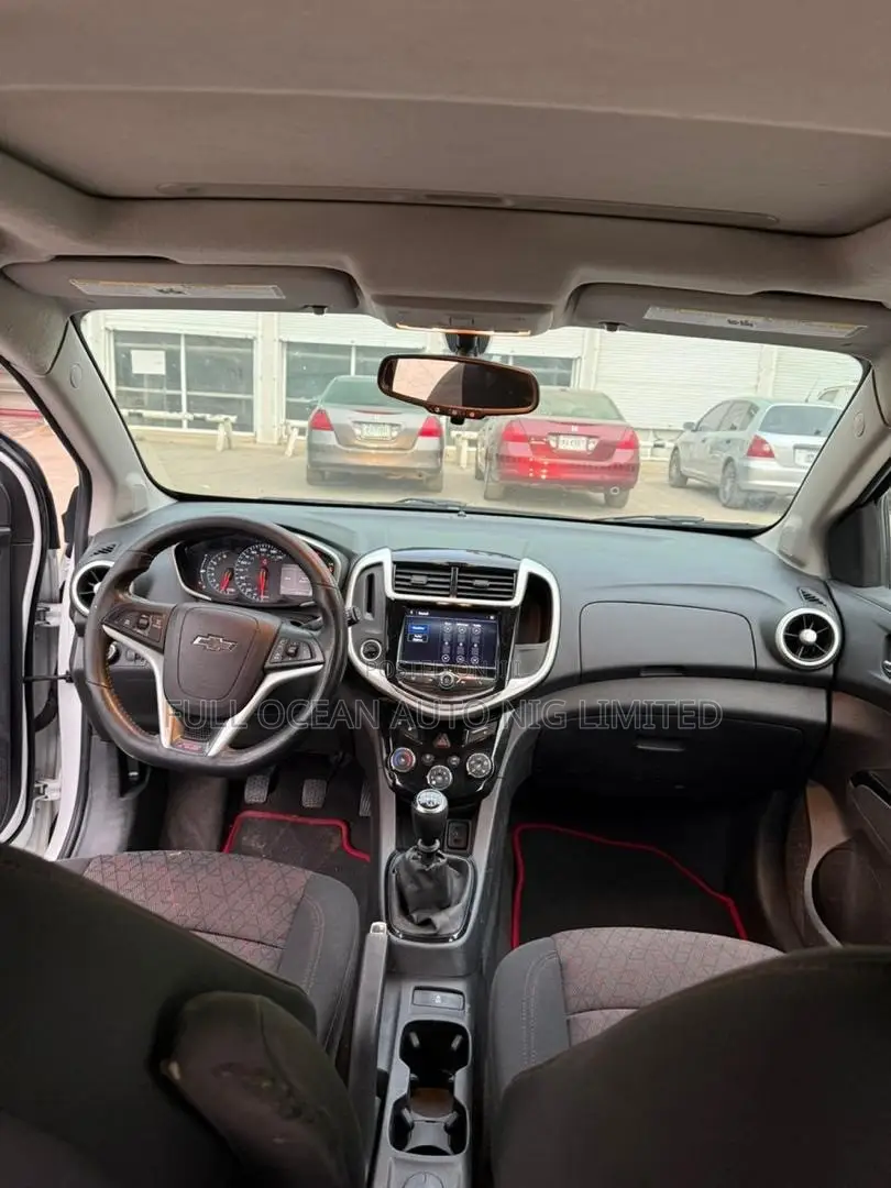Chevrolet Sonic Premier 2018 White