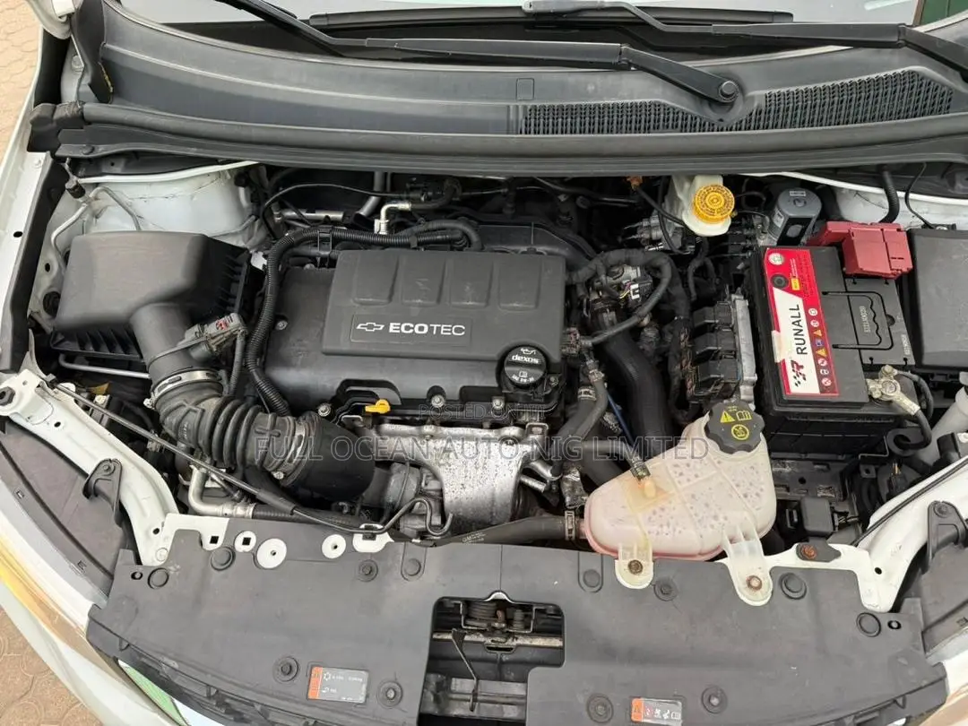 Chevrolet Sonic Premier 2018 White