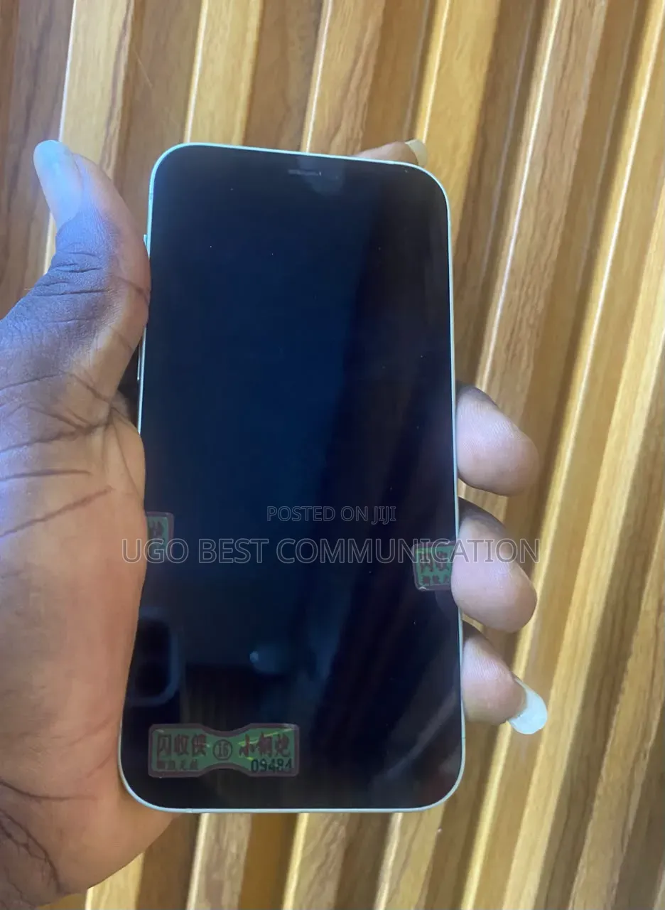 Apple iPhone 12 64 GB